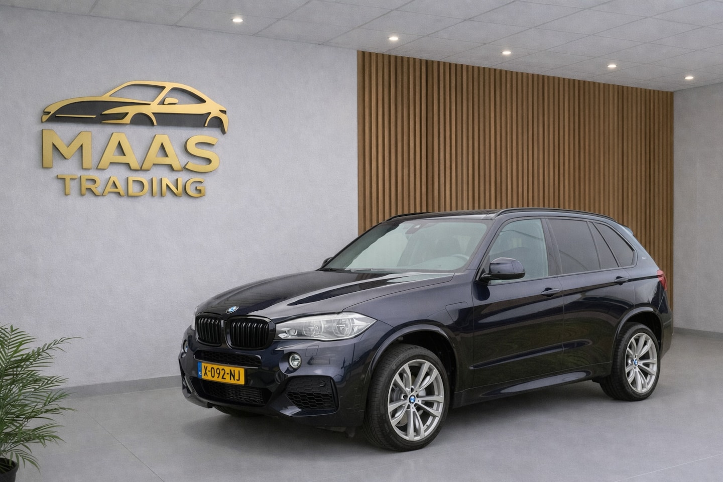 BMW X5 - XDrive40e iPerformance M-Sport * Pano * Carbon Black - AutoWereld.nl