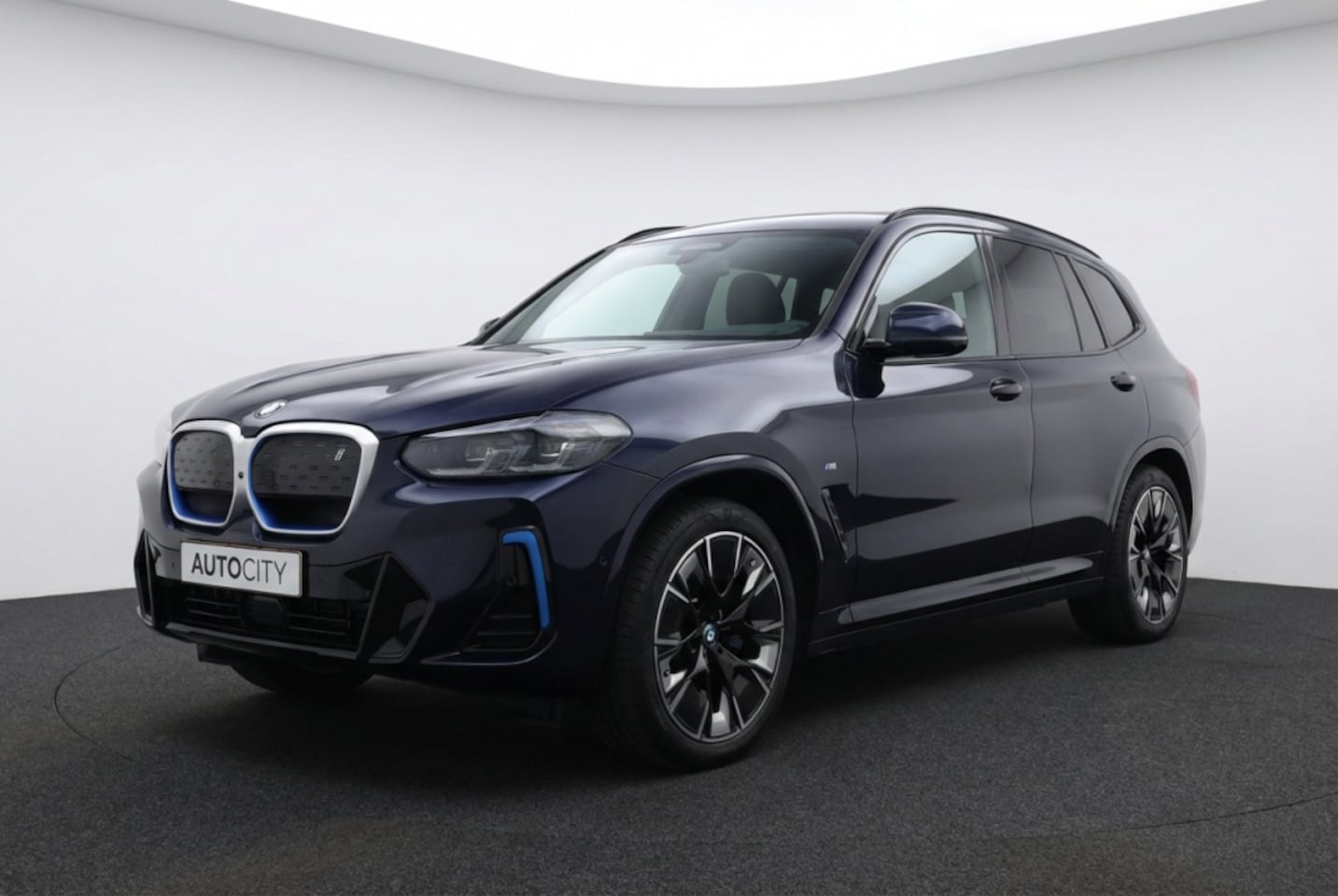 BMW iX3 - High Executive M Sport l Pano l Leder l HUD l Harman l 360 Camer - AutoWereld.nl