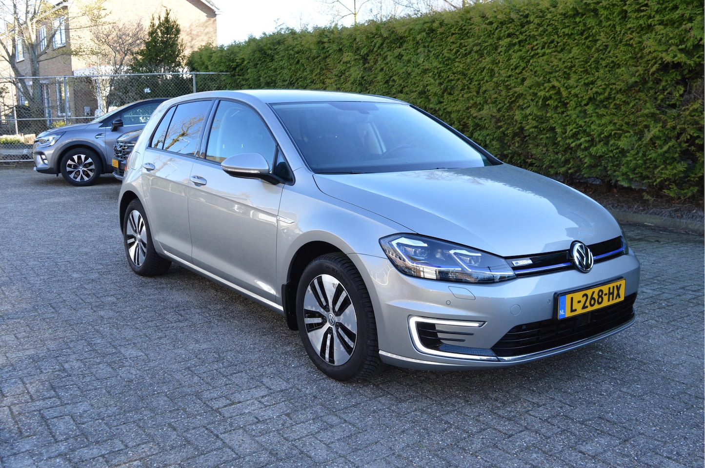 Volkswagen e-Golf - E-DITION Warmtepomp / SOH 92% / Addapt. Cruise / Apple,android - AutoWereld.nl