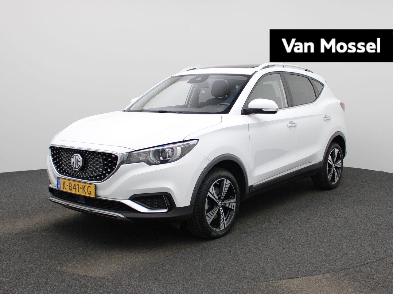 MG ZS - Luxury 45 kWh | Leder | Navi | Panoramadak | Apple CarPlay | Camera | Adaptive Cruise Cont - AutoWereld.nl