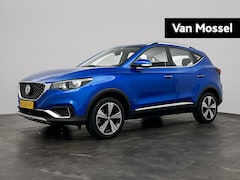 MG ZS - EV Luxury 45 kWh | Navi | Afn. Trekhaak | Panoramadak | Camera | Stoelverwarming | Adaptiv