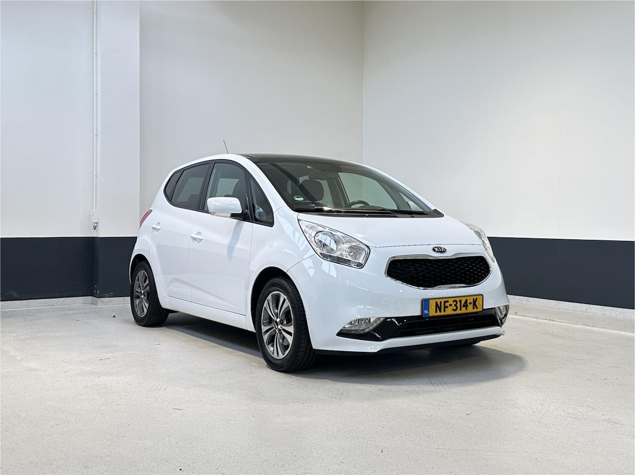 Kia Venga - 1.4 CVVT ExecutiveLine | Pano | Camera | Navigatie | NL | 2 Eig | Stoelverwarming| stuur v - AutoWereld.nl
