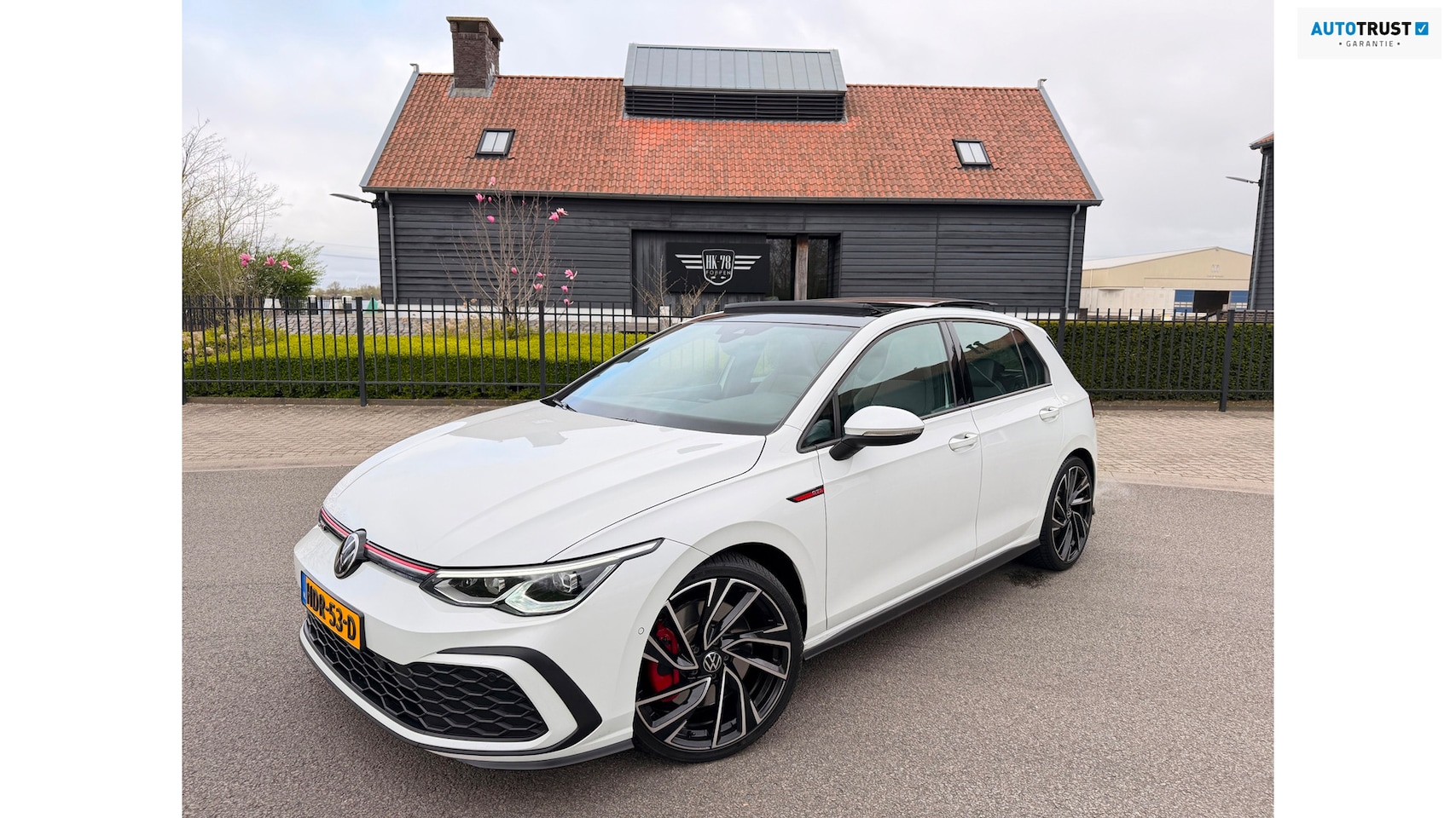 Volkswagen Golf - 2.0 TSI GTI Panoramadak Leer Stoelverwarming/Verkoeling Camera Keyless entry - AutoWereld.nl