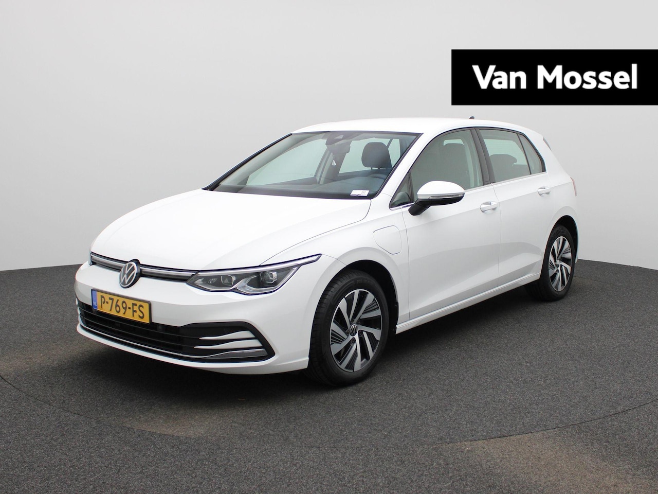 Volkswagen Golf - 1.4 eHybrid Style | APPLE CARPLAY | ANDROID AUTO | ERGO-ACTIVE STOELEN | PARKEERSENSOREN | - AutoWereld.nl