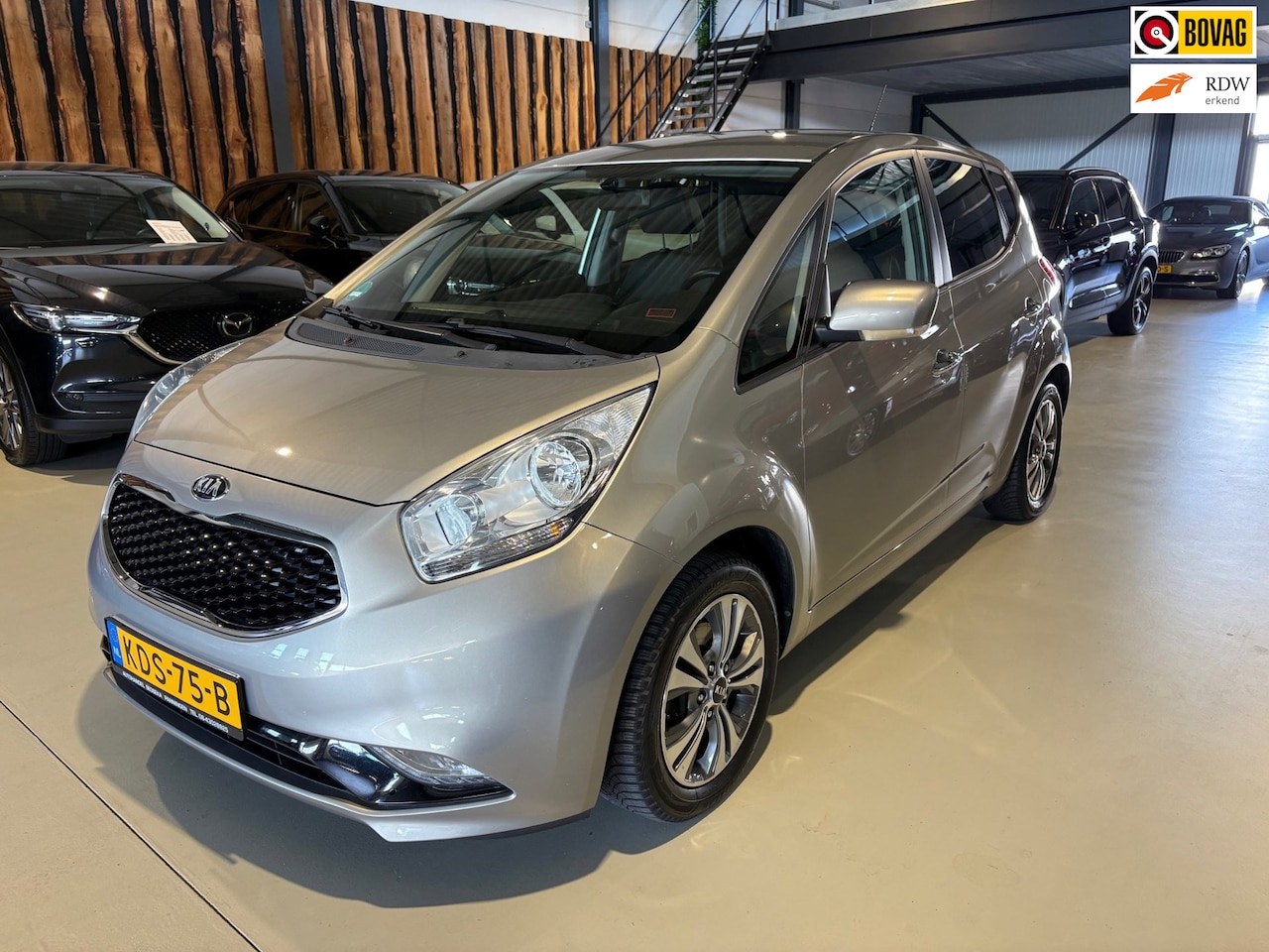 Kia Venga - 1.6 CVVT ExecutiveLine camera trekhaak - AutoWereld.nl