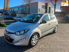 Hyundai i20 - 1.2i Business Edition - AIRCO - TREKHAAK - NAP