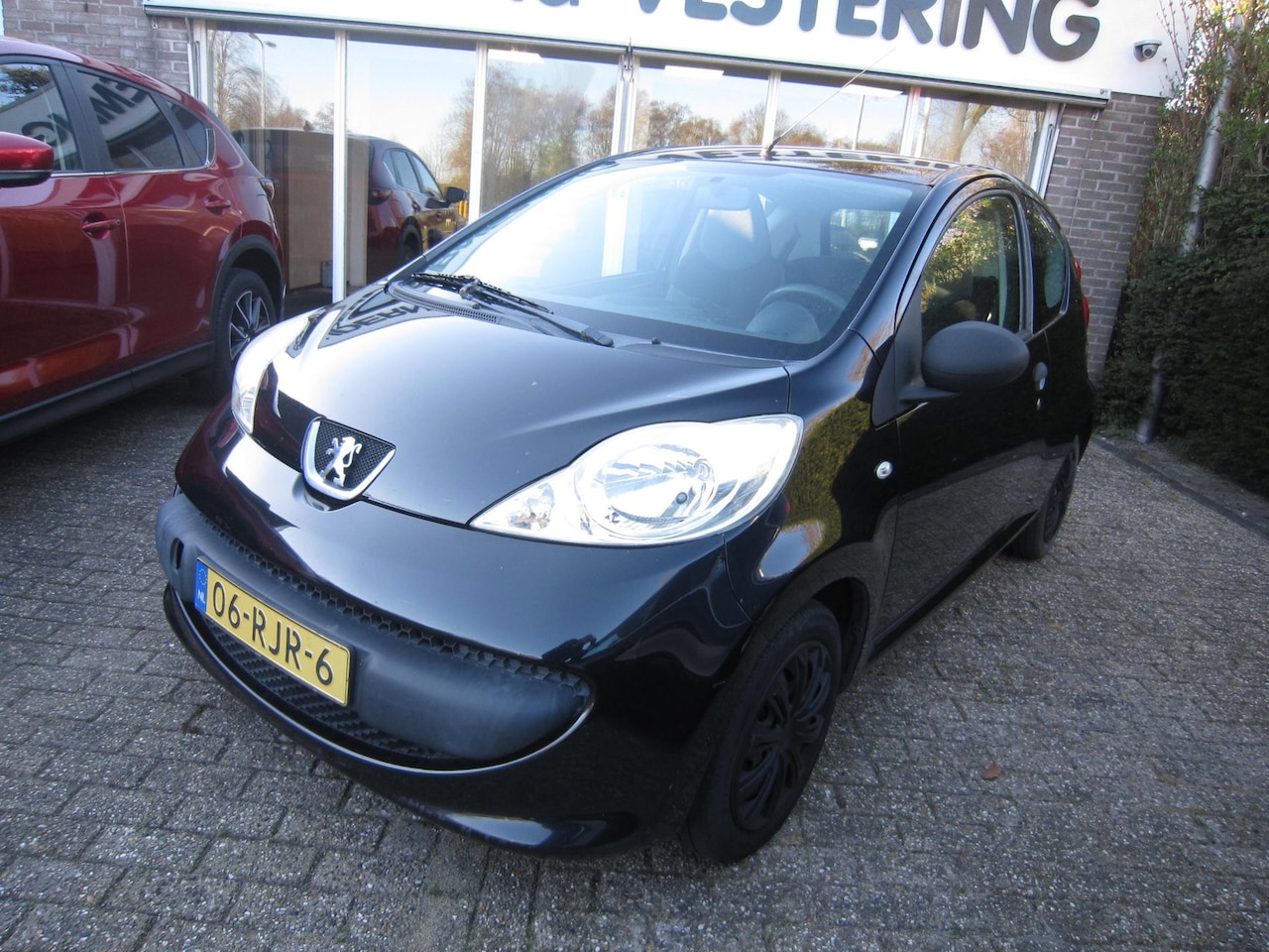 Peugeot 107 - 1.0-12V XR 1.0-12V XR - AutoWereld.nl
