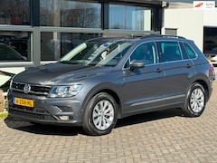 Volkswagen Tiguan - 1.5 TSI ACT Highline Automaat Pano Trekhaak