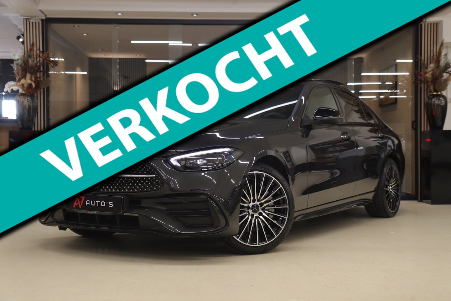 Mercedes-Benz C-klasse - 300 E AMG Line / PANO/HUD/CARPLAY/SFEERVERLICHTING/BOMVOL - AutoWereld.nl