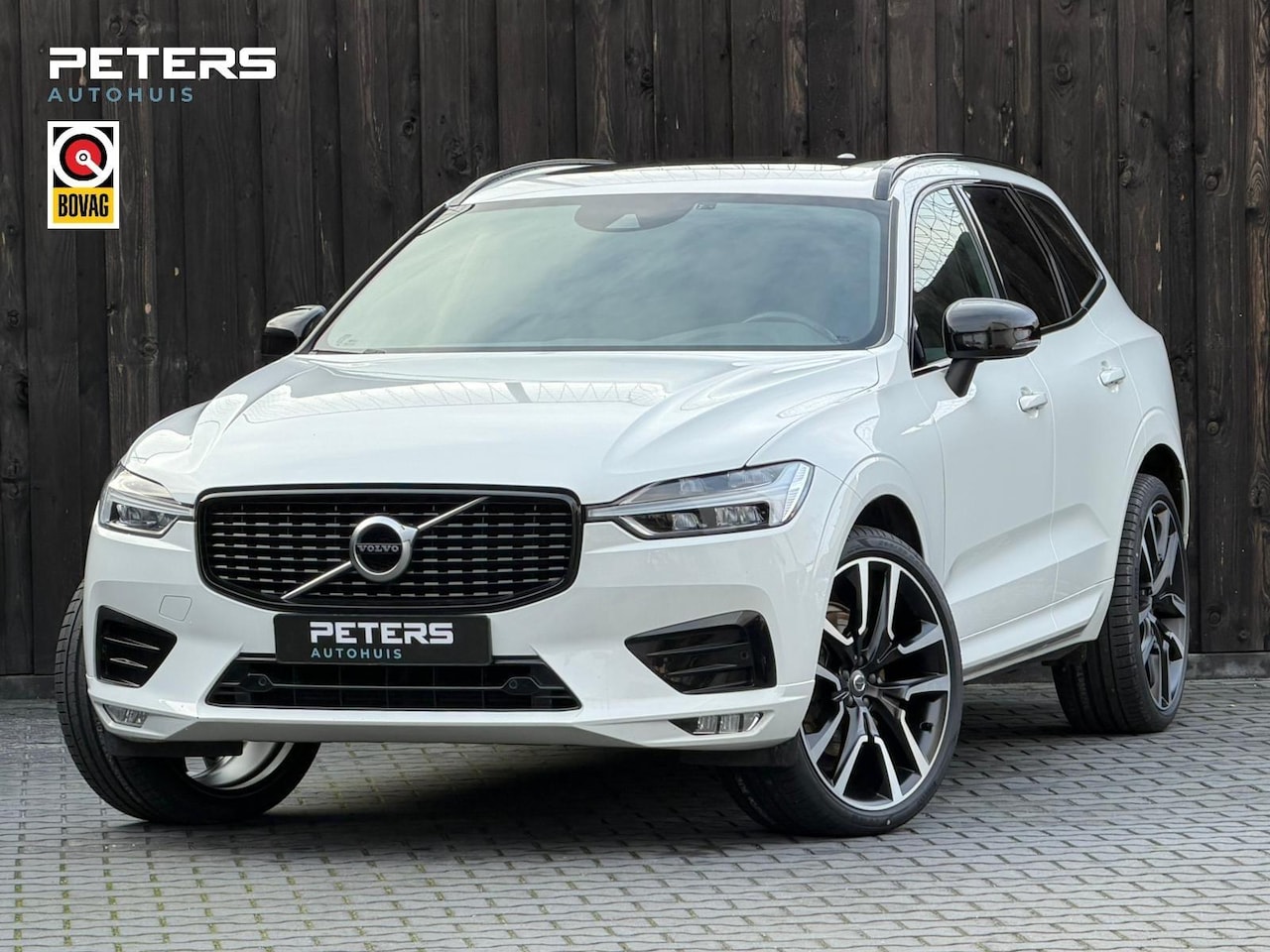 Volvo XC60 - 2.0 T4 R-Design| Head-Up| 1e eigenaar| Trekhaak| - AutoWereld.nl