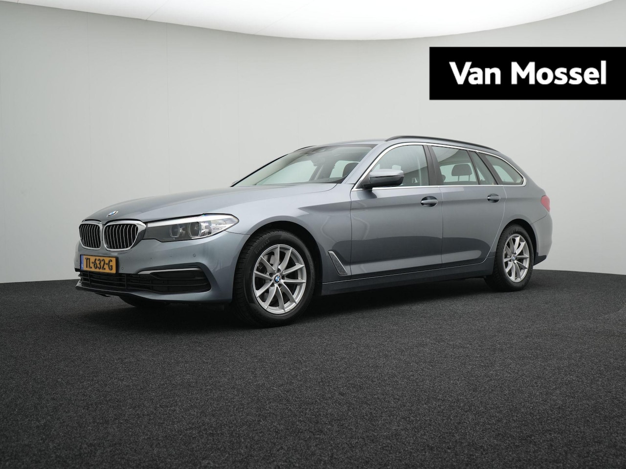 BMW 5-serie Touring - 520i Corporate Lease High Executive LEDER | NAVIGATIE | PARKEERSENSOREN | ELEKTRISCHE KOFF - AutoWereld.nl