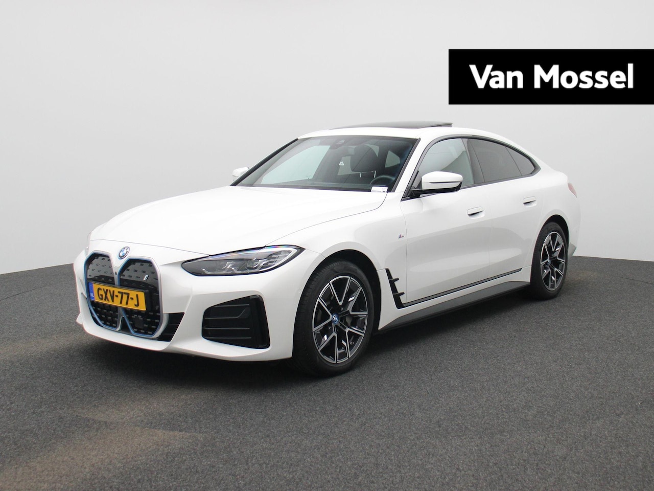 BMW i4 - eDrive35 High Executive 70 kWh M-Sport | Panoramadak | Navigatie | Leder | LED | Camera - AutoWereld.nl