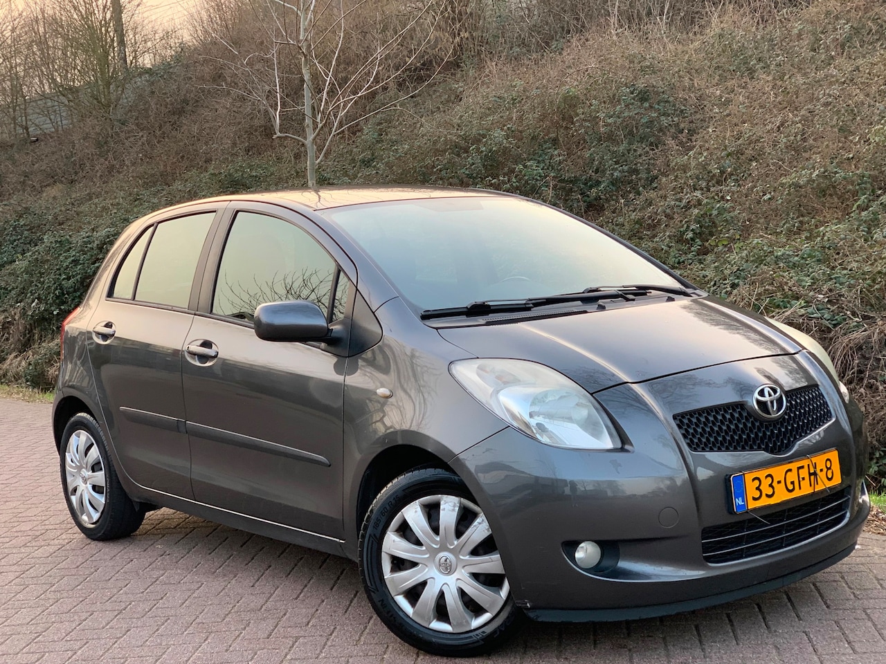 Toyota Yaris - 1.3 VVTi Sol MMT AUTOMAAT AIRCO 5 DEURS ! 2008 - AutoWereld.nl