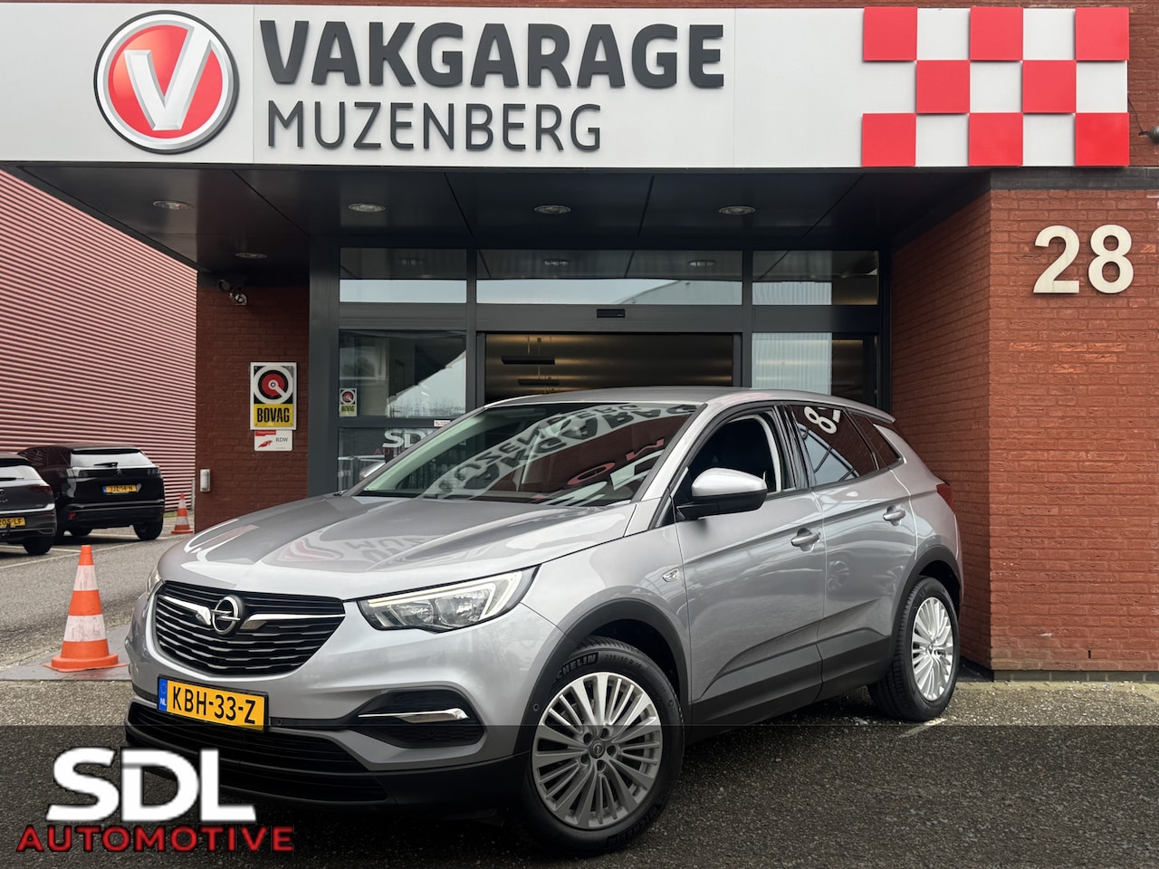 Opel Grandland X - 1.2 Turbo Innovation 130PK // LED // CAMERA // PDC V+A // CLIMA // NAVI + CARPLAY - AutoWereld.nl