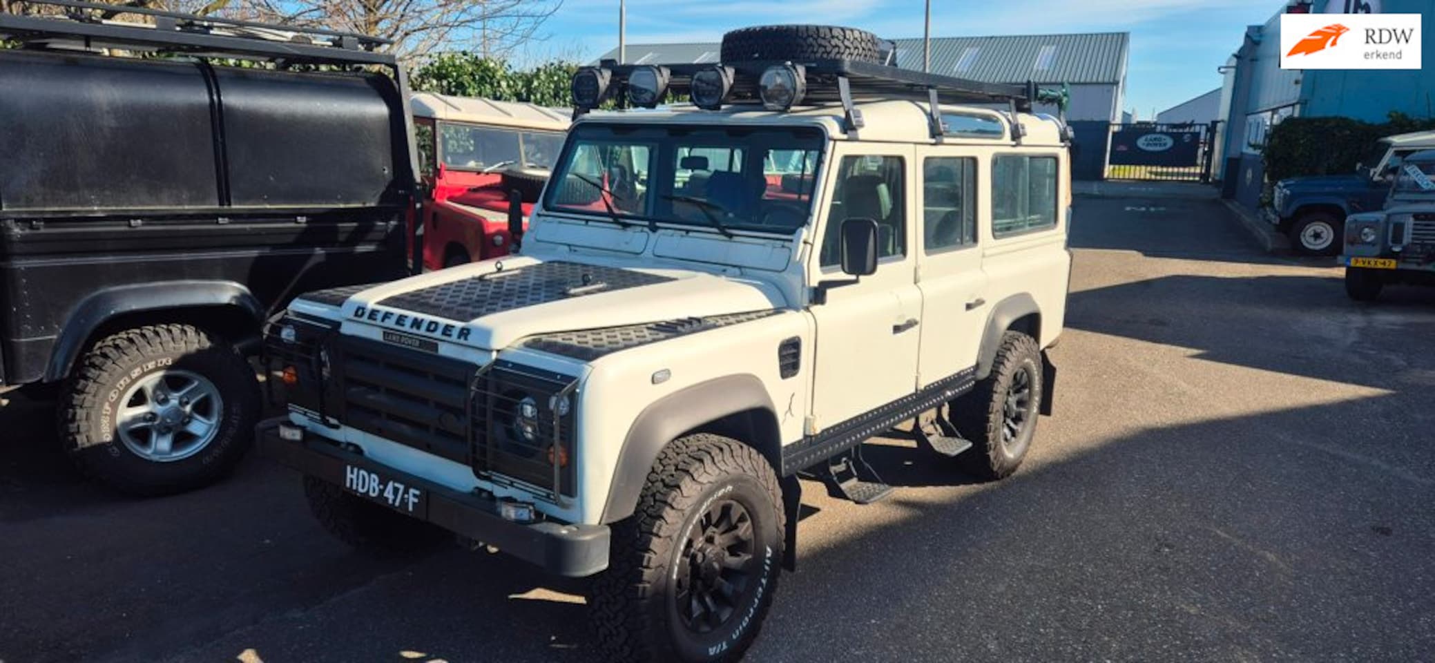 Land Rover Defender 110 - 300TDi automaat 110" Stationwag. - AutoWereld.nl