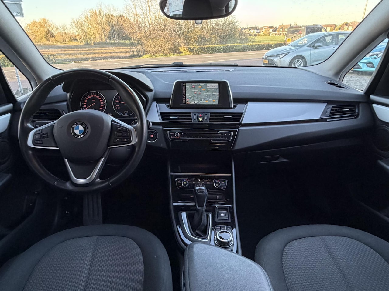 BMW 2-serie Active Tourer - 225xe Centennial Executive AUTOMAAT | NAVI | KLIMA | BOVAG !! - AutoWereld.nl
