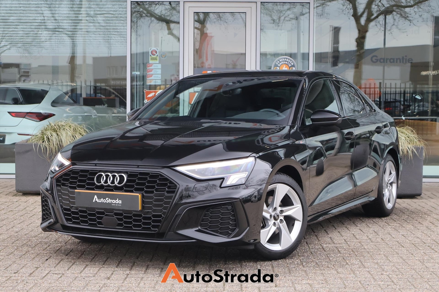 Audi A3 Limousine - 35 S-Line TFSI 150pk | Cruise | Climate | Navigatie | Carplay | LED | Virtual | Sensoren - AutoWereld.nl