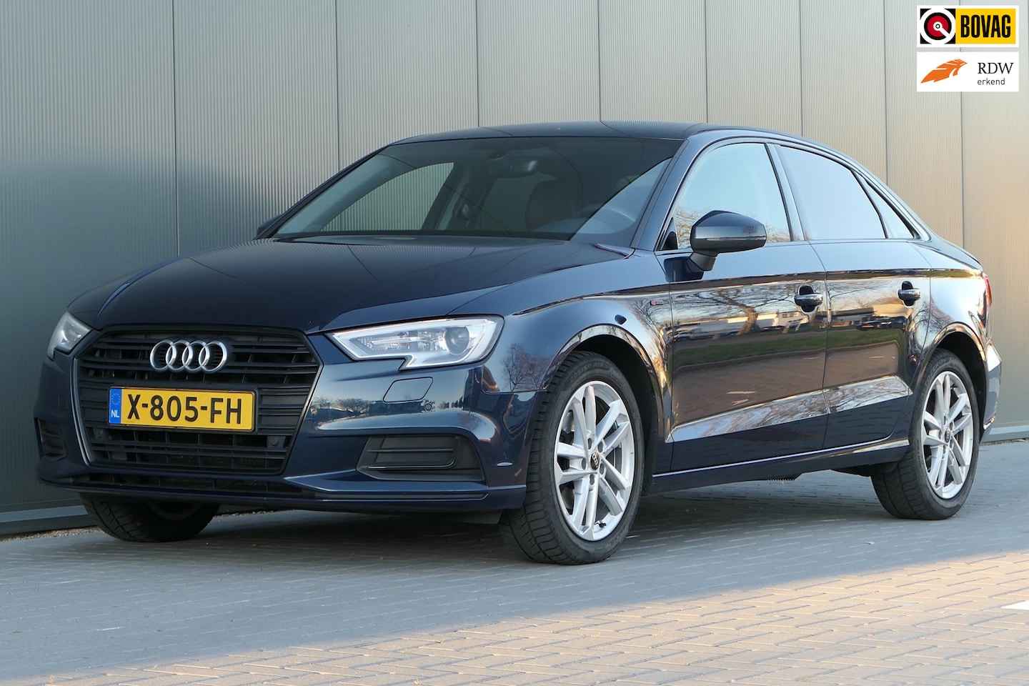 Audi A3 Limousine - 1.5 TFSI CoD Sport S Line Cruise Navi - AutoWereld.nl