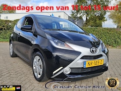 Toyota Aygo - 1.0 VVT-i x-Play, Camera Carplay Apk 4-2027 Zondag OPEN
