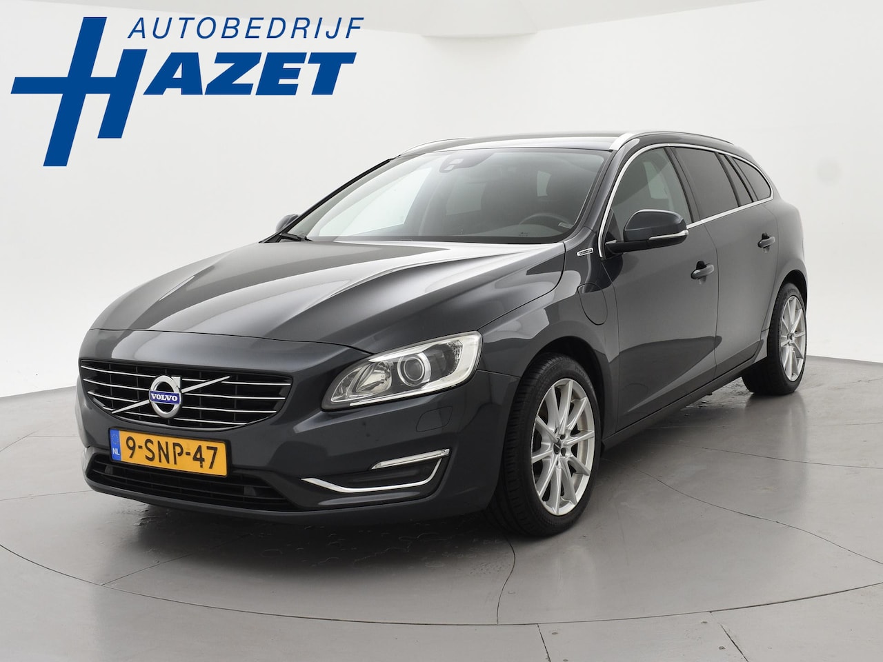 Volvo V60 - 2.4 D6 AWD PLUG IN HYBRID SUMMUM + NW AIRCOPOMP | TREKHAAK 1800 kg | LEDER - AutoWereld.nl