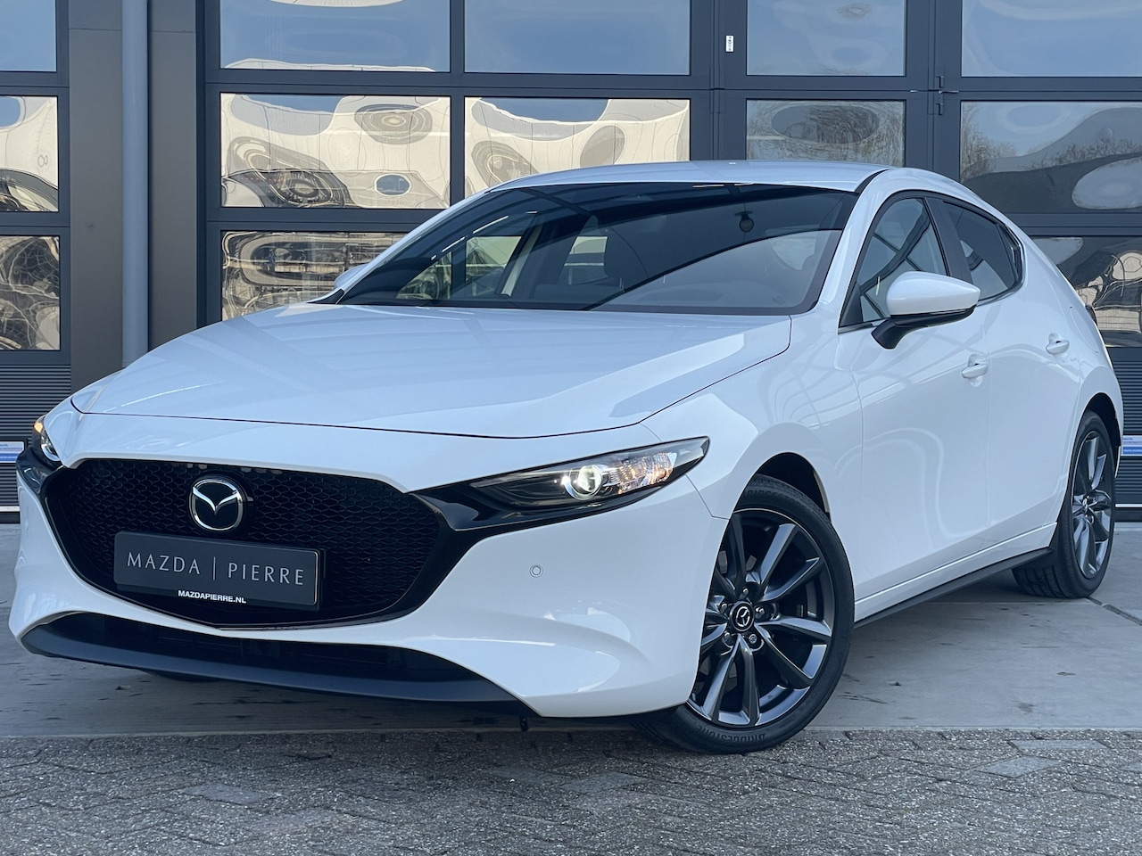 Mazda 3 - 2.5 e-SkyActiv-G 140 M Hybrid Centre-line | DEMO DEAL!! GARANTIE TOT 2032!! - AutoWereld.nl