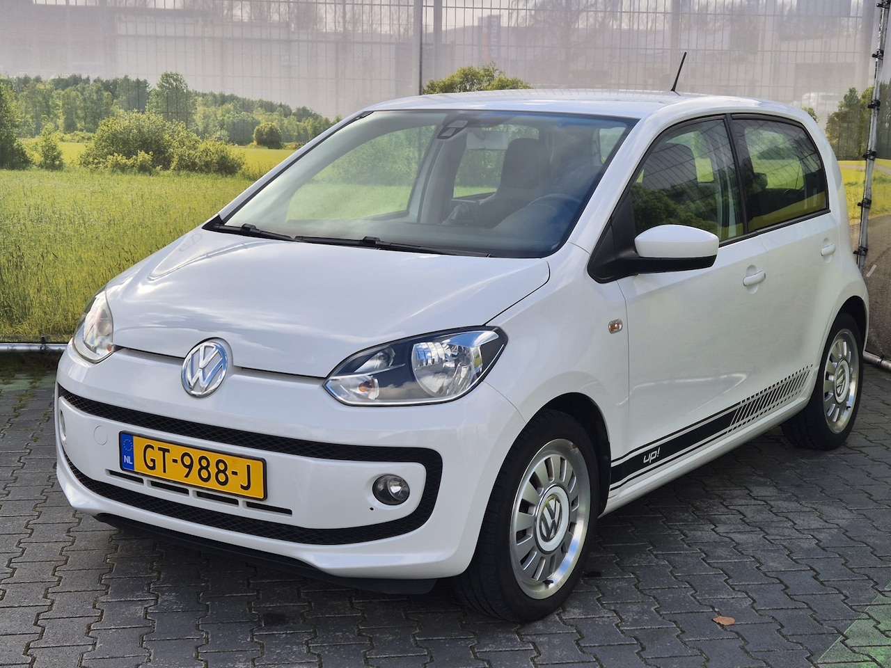 Volkswagen Up! - 1.0 high up! BlueMotion Cruise control, Fender Audio, PDC - AutoWereld.nl