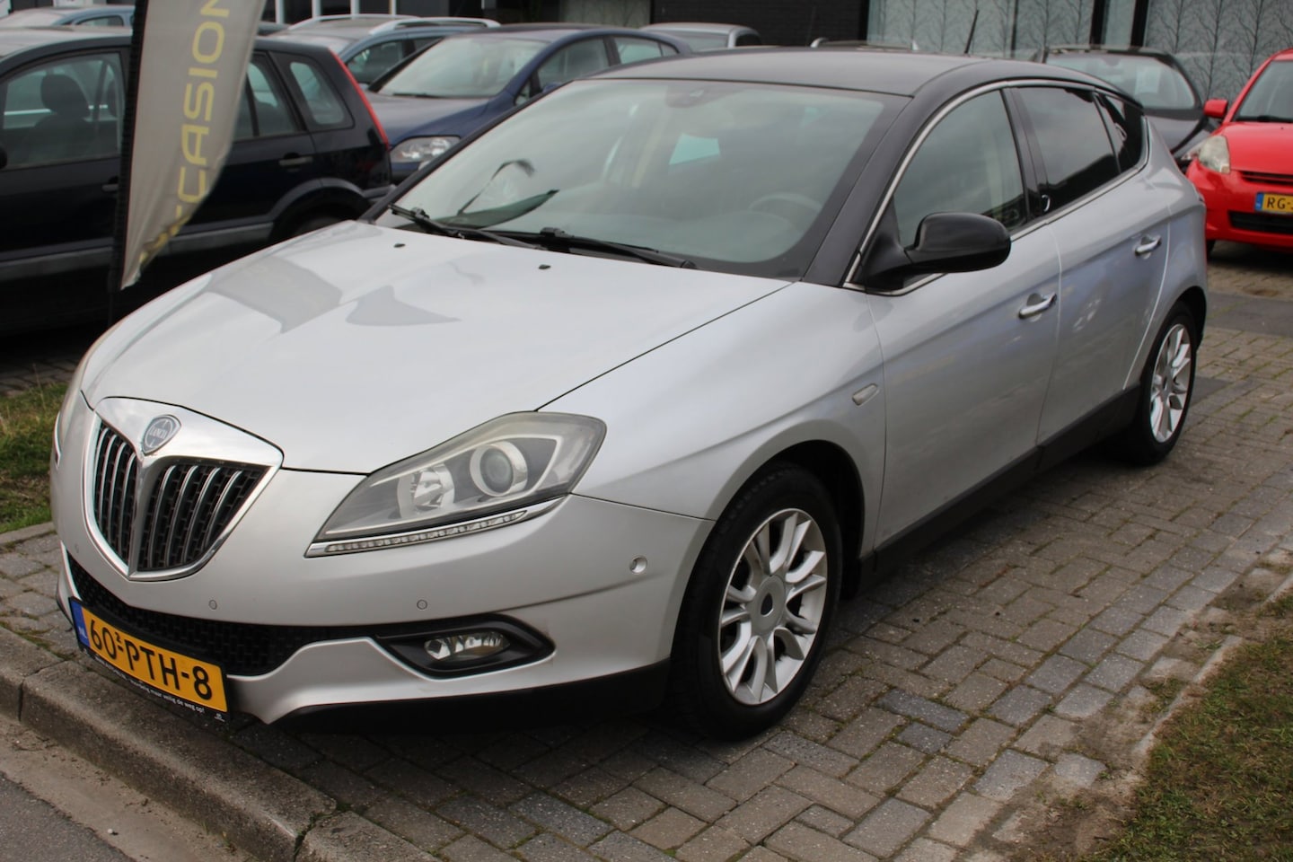 Lancia Delta - 1.4 Multi Air Oro Dealer onderhouden NAV Climate Cruise LM-Velgen AP APK - AutoWereld.nl