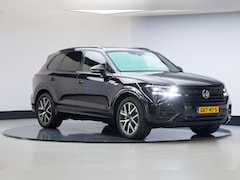 Volkswagen Touareg - 3.0 TSi 4MOTION R | Panoramadak | Trekhaak |