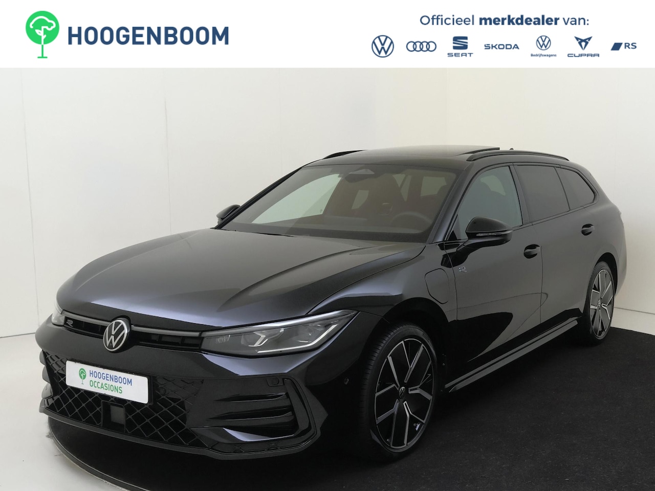 Volkswagen Passat Variant - 1.5 eHybrid R-Line Edition | SoH 100% | Panoramadak | Trekhaak | Harman/kardon | Stoelvent - AutoWereld.nl
