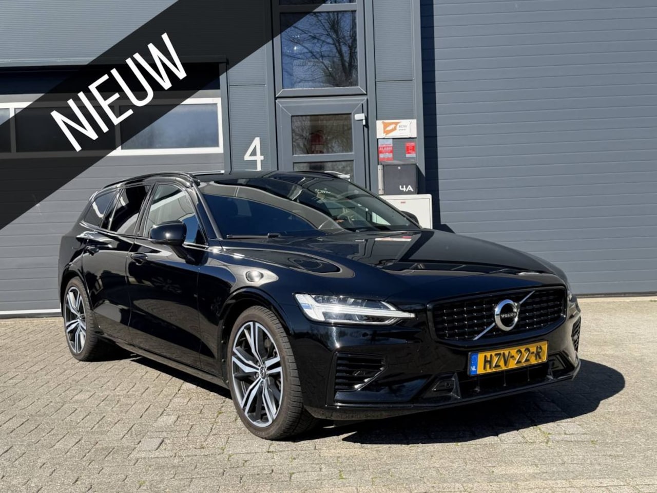 Volvo V60 - 2.0 T6 Recharge AWD R-Design 2.0 T6 Recharge AWD R-Design - AutoWereld.nl