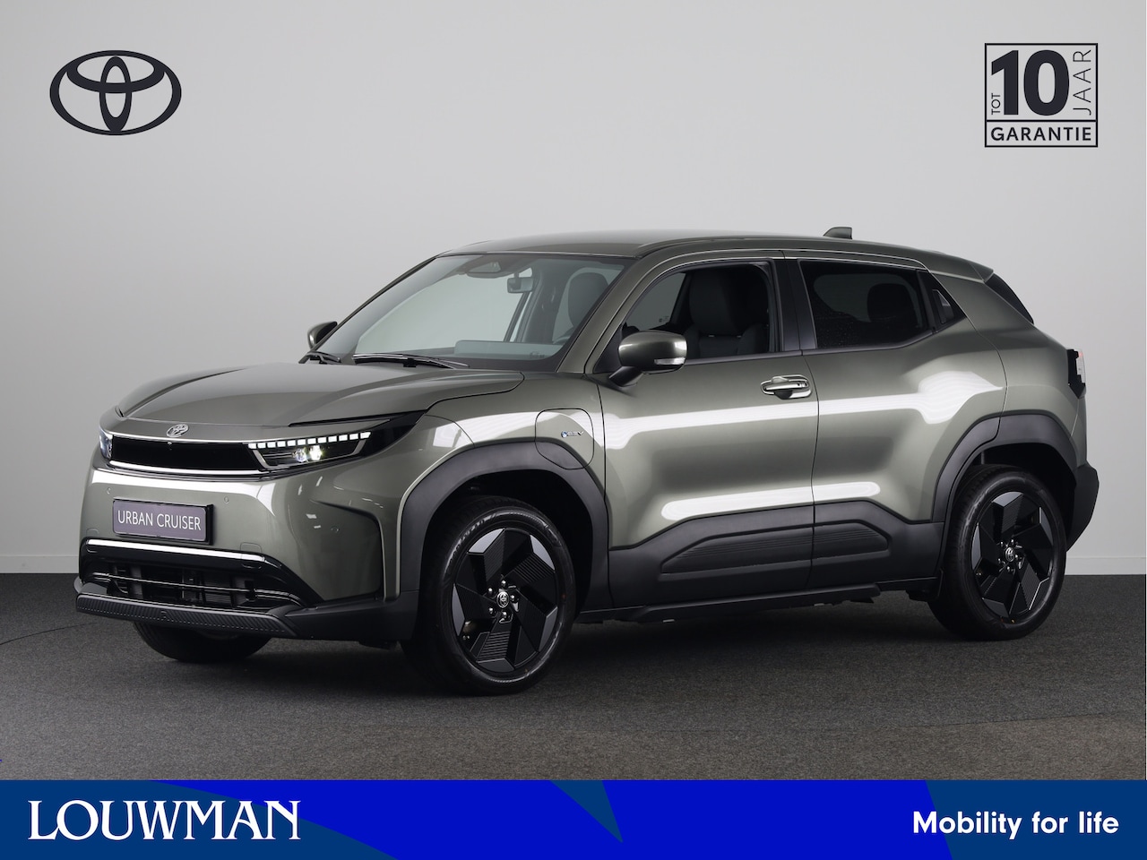Toyota Urban Cruiser - Dynamic 61 kWh *NIEUW* | 18' Velgen | Metaallak | Draadloze telefoonlader | - AutoWereld.nl