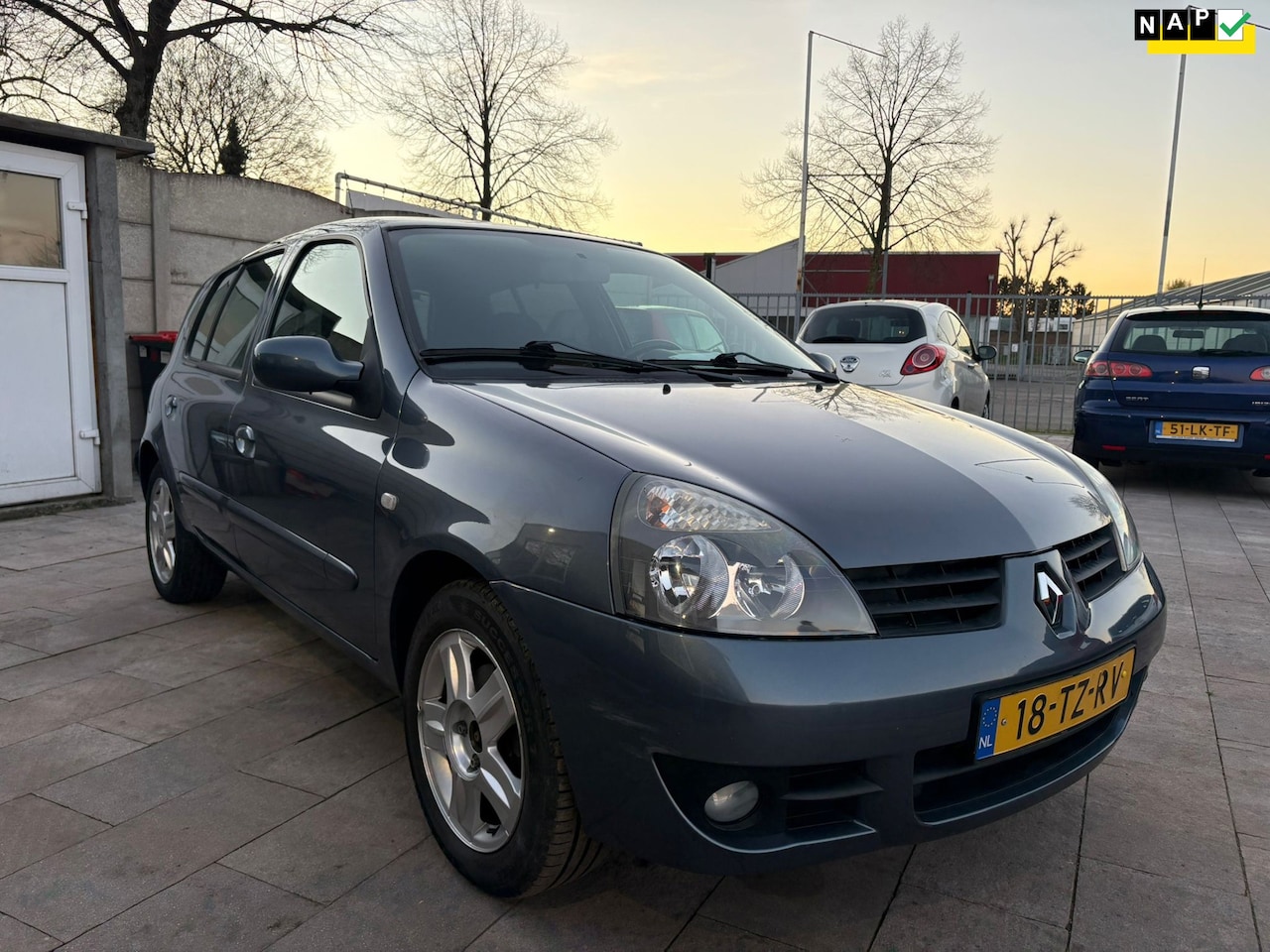 Renault Clio - 1.2-16V Campus Zuinig/Nieuwe APK - AutoWereld.nl