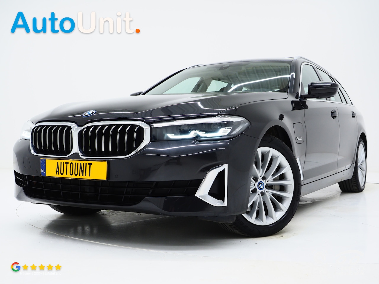 BMW 5-serie Touring - 530e xDrive | Panoramadak | Leder | Sfeerlicht | Carplay | Camera | Stoelverwarming - AutoWereld.nl