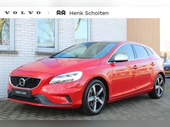 Volvo V40 - T3 Automaat Polar+ Sport | Trekhaak | Panoramadak | Parkeercamera | Verwarmbare Voorstoele