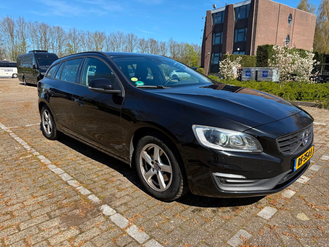 Volvo V60 - 2.0 D3 Summum Euro 6 Automaat Cruise Climate - AutoWereld.nl