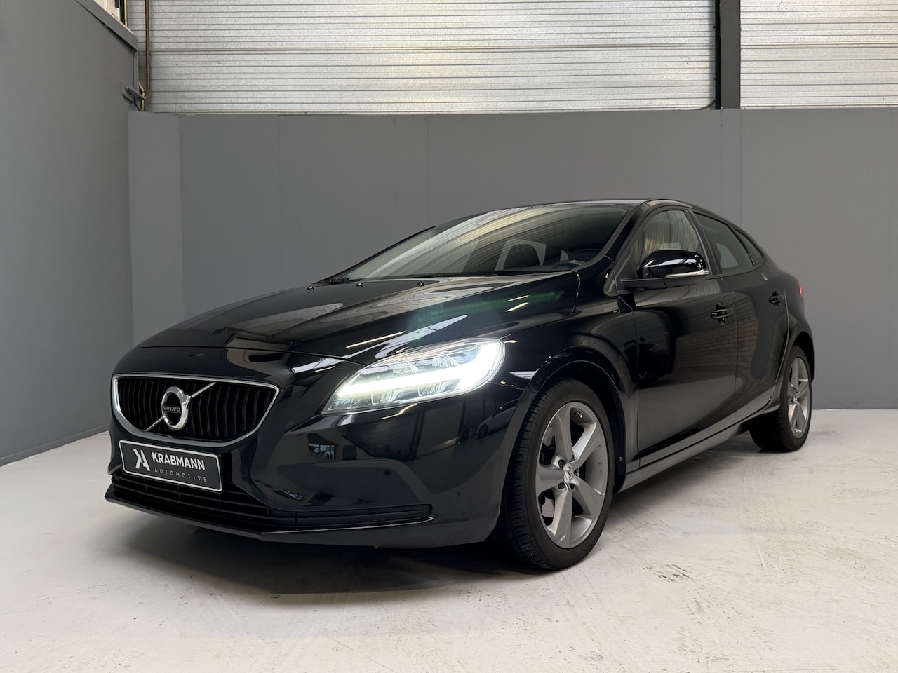 Volvo V40 - T2 Momentum LED|Cruise|Navi|Winterpack - AutoWereld.nl