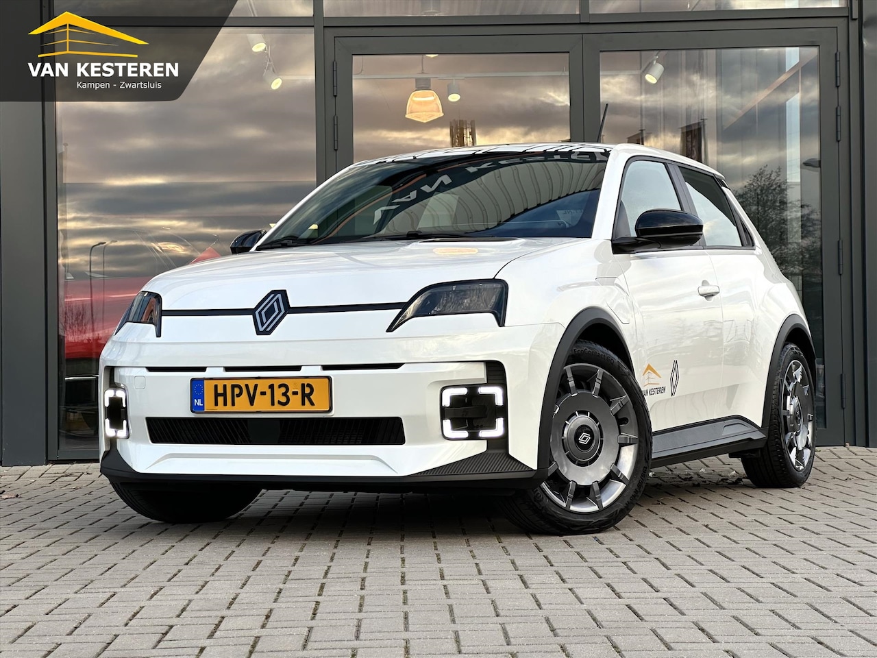 Renault 5 - Night & Day 40kWh 120pk | Stoelverw. | DC Snellader | Dakstikker R5 | NL Auto | - AutoWereld.nl