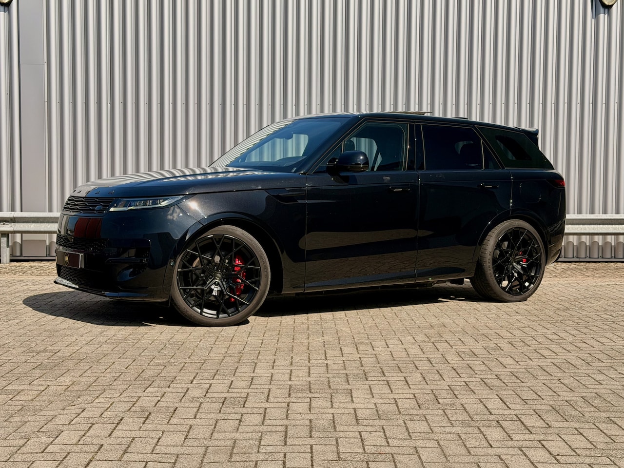 Land Rover Range Rover Sport - 3.0 P460e Dynamic SE PHEV 23" URBAN | PANO | BLACK PACK | NL AUTO - AutoWereld.nl