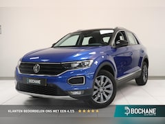 Volkswagen T-Roc - 1.5 TSI Style Business | Camera | Climate control | Trekhaak | Navigatie | Virtual cockpit