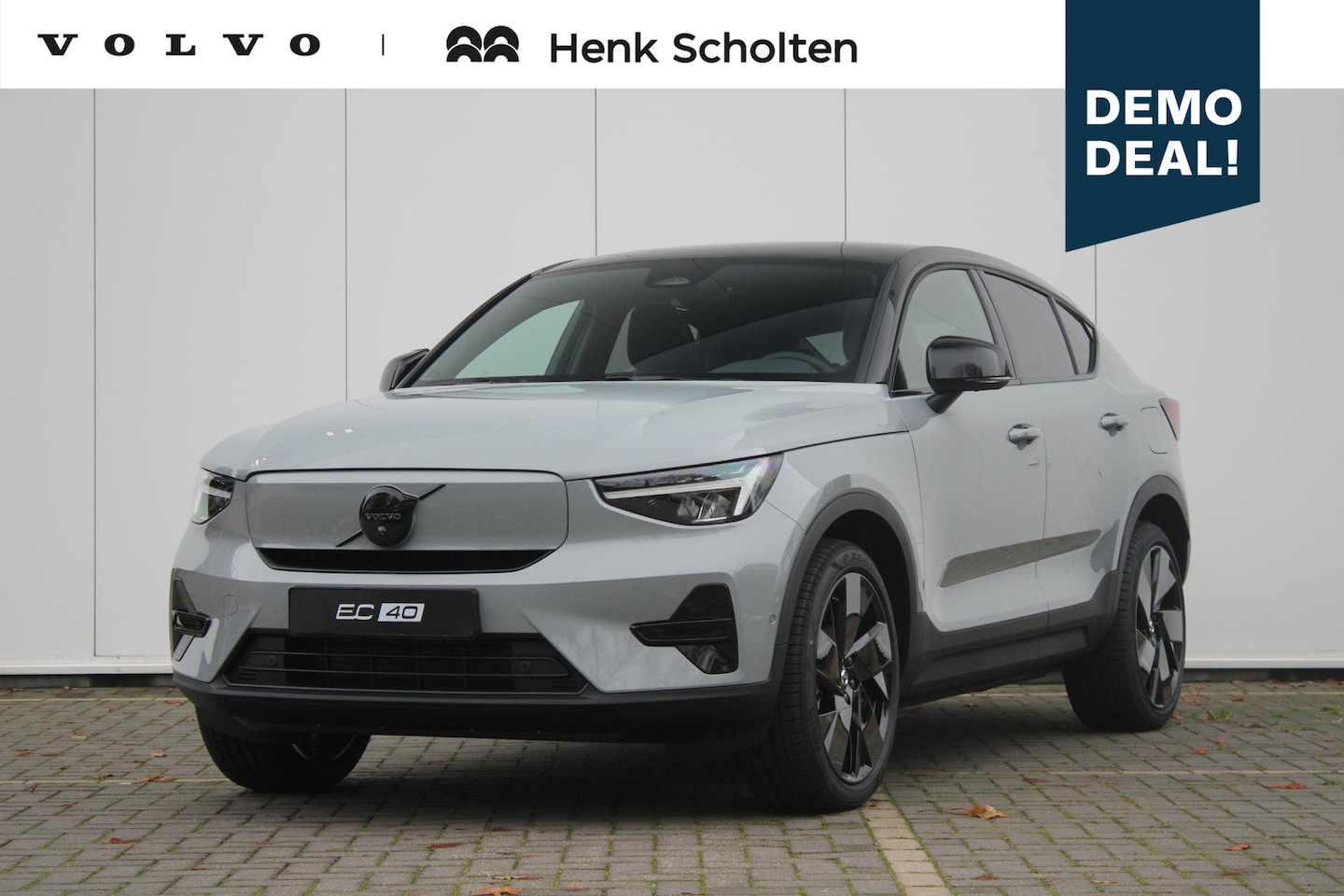 Volvo EC40 - Single Motor Extended Range Ultra Black Ed. 82 kWh | Panoramadak | Verwarmbare voorstoelen - AutoWereld.nl