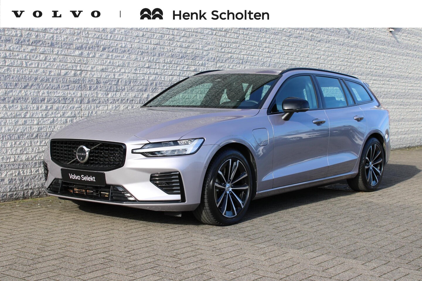 Volvo V60 - 2.0 T6 Plug-in hybrid AWD Plus Dark - AutoWereld.nl