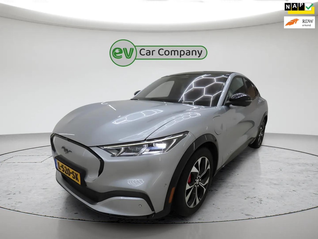 Ford Mustang Mach-E - AWD 75 kWh | SOH 95% | Panoramadak | Memory Seats | 360 Camera | Bang & Olufsen | Keyless - AutoWereld.nl