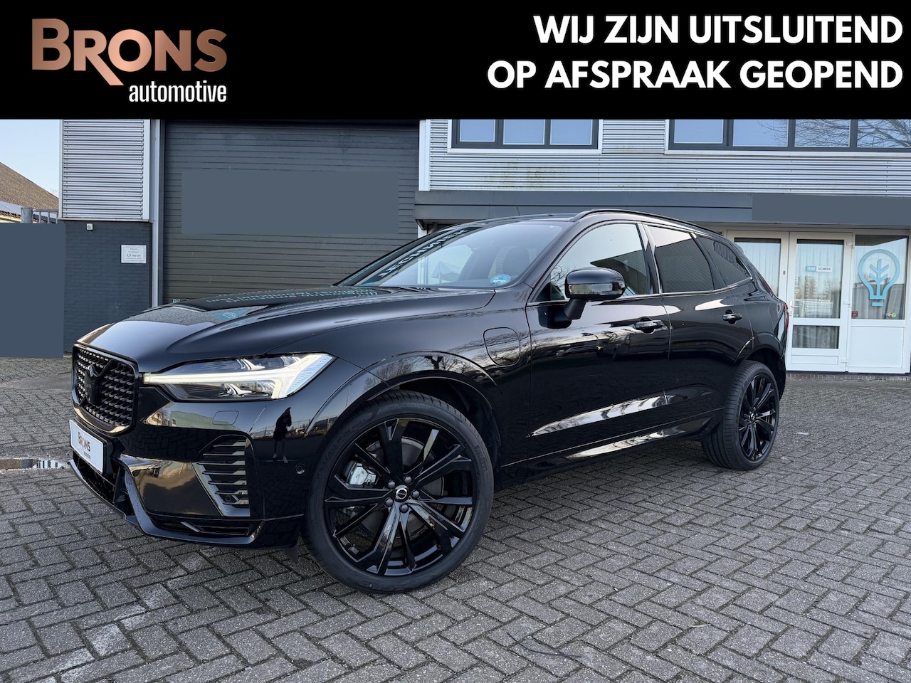 Volvo XC60 - 2.0 T6 Plug-in hybrid AWD Ultra Black Edition 360 l led l 21 inc - AutoWereld.nl