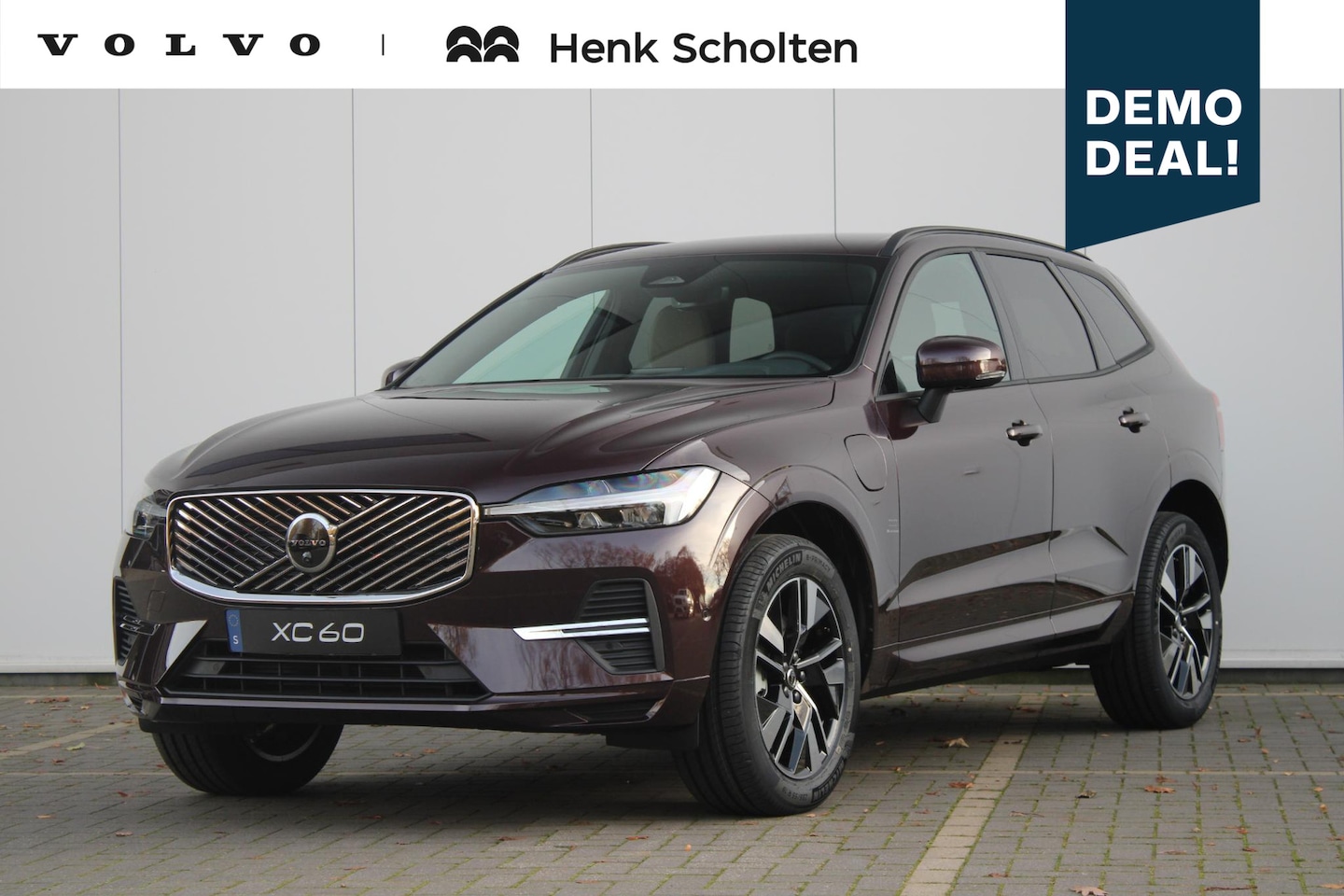 Volvo XC60 - 2.0 T6 Plug-in hybrid AWD Business Edition | Harman Kardon Geluidsinstallatie | Stuurwiel - AutoWereld.nl