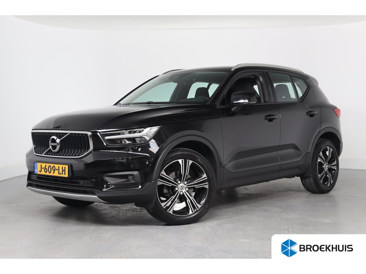 Volvo XC40 - 1.5 T3 Business Pro | Navigatie | BLIS | Carplay | Climate control | Stoel/Sturverwarming - AutoWereld.nl