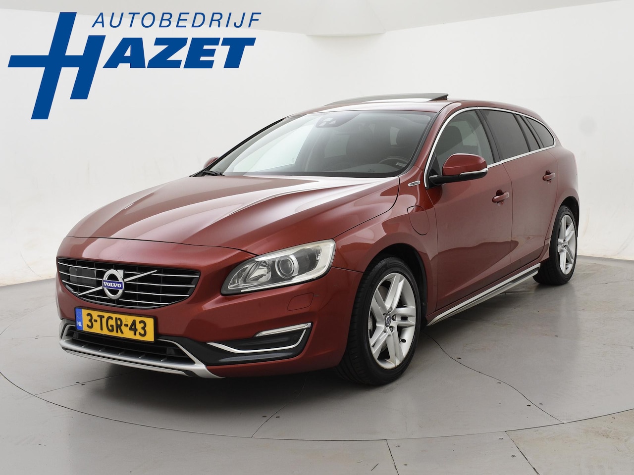 Volvo V60 - 2.4 D6 AWD 285 PK PLUG-IN SUMMUM *FLAMENCO RED* + ADAPTIVE CRUISE | SCHUIFDAK | TREKHAAK | - AutoWereld.nl