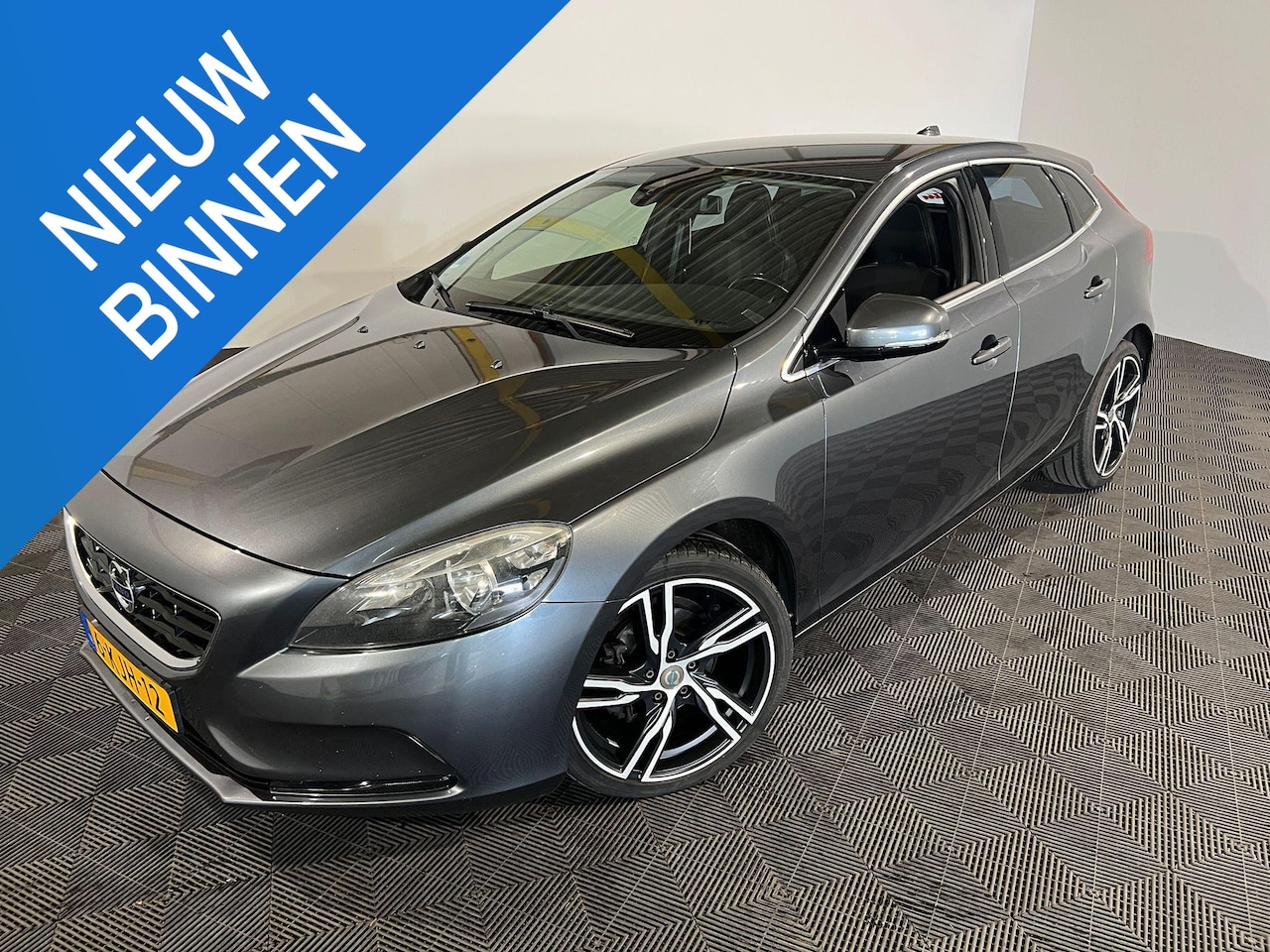 Volvo V40 - 1.6 D2 Momentum 1.6 D2 Momentum - AutoWereld.nl