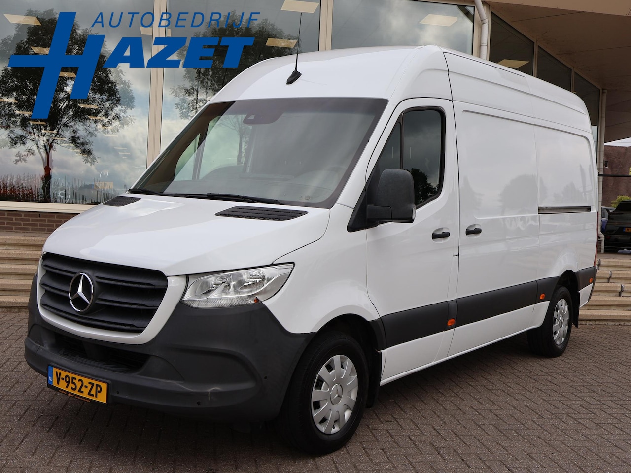 Mercedes-Benz Sprinter - 316 2.2 CDI 164 PK AUT. L2H2 EURO 6 + 2 SCHUIFD. | CARPLAY - AutoWereld.nl