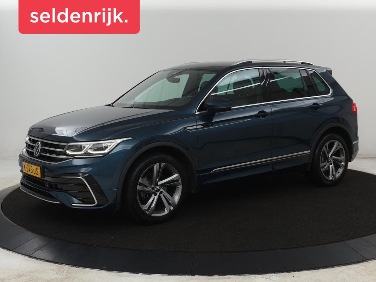 Volkswagen Tiguan - 1.5 TSI R-Line | Stoelverwarming | Adaptive cruise | Matrix LED | Keyless | 19'' | Parkeer - AutoWereld.nl
