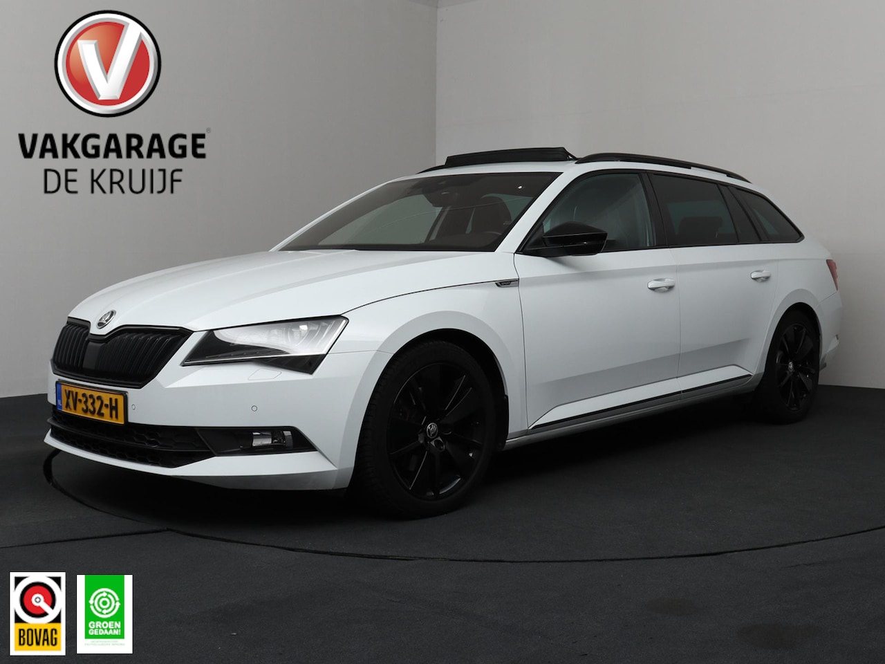Skoda Superb Combi - 1.5 TSI ACT Sportline Business VOL! | ACC | Navigatie | Elektrisch Panoramadak | Trekhaak! - AutoWereld.nl
